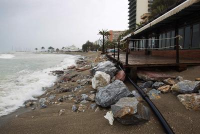 El temporal deja huella en las playas de Málaga