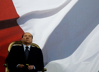 Silvio Berlusconi preside un desfile de los carabineros italianos, en Roma, en agosto rnde 2010.
