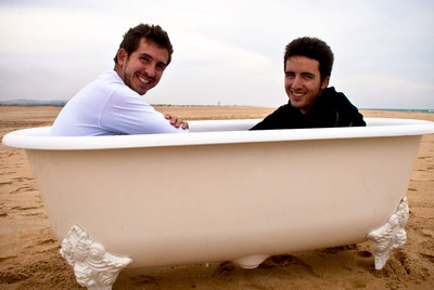 Los hermanos Alenda concursan en este festival con  El orden de las cosas. 