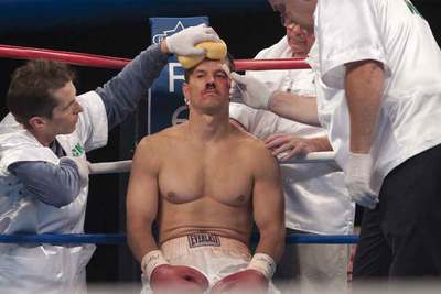 Christian Bale (izquierda) y Mark Wahlberg, en  The fighter. 