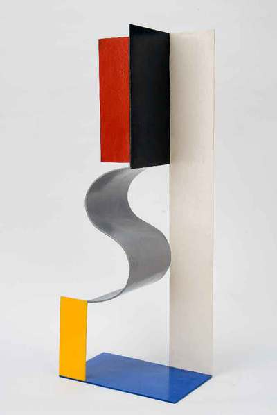  Composición del espacio (6),  escultura de Katarzyna Kobro.