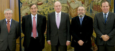 EL REY ELOGIA LA RESPONSABILIDAD DE LOS AGENTES SOCIALES