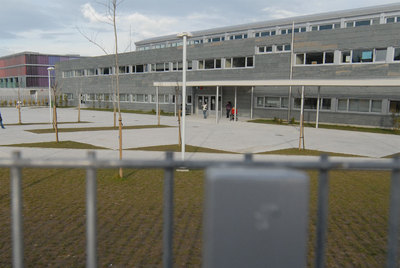 El colegio público de Arteixo que ha sancionado a una niña por vestir el  hiyab .