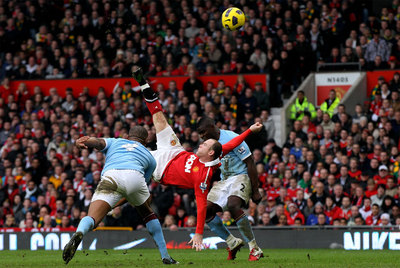 Monumental chilena de Rooney ante el City