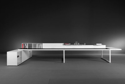 Mesa de oficina de Gabriel Teixidó, que ha obtenido el premio Good Design, que concede el Ateneo de Chicago.