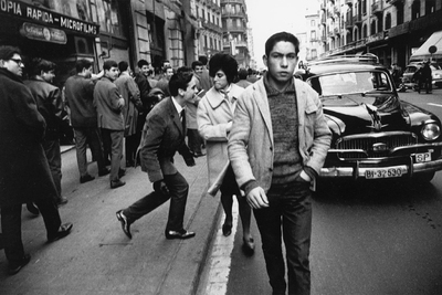 Piropo en la Via Laietana. Barcelona 1962.