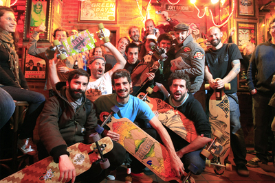 Los miembros del  Madrid Old Skool Skaters  club, el pasado viernes en el Louie Louie.