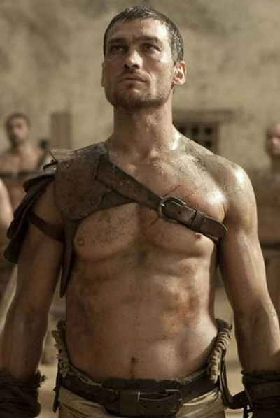 Andy Whitfield, en  Spartacus. 