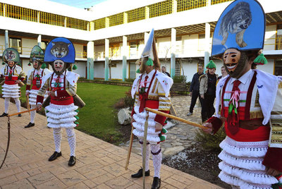 Los cigarróns visitan a los internos en la cárcel de Pereiro de Aguiar