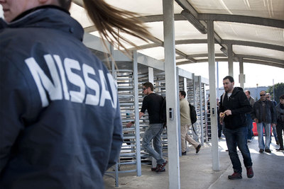 CC OO achaca al "chantaje" de la dirección su caída en Nissan