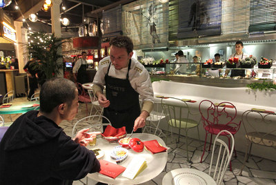 Un mundo de tapas para los hermanos Adrià