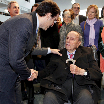 Feijóo abre el último hospital íntegramente público