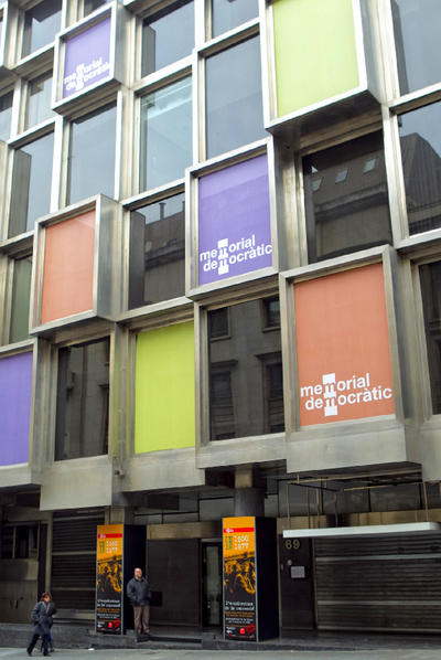 El edificio que acogía el Memorial Democrático.