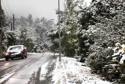 Un ligero manto de nieve cubre la Cataluña central