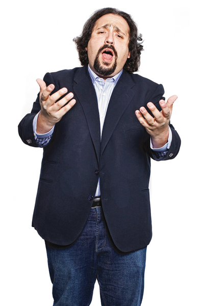 José Manuel Zapata, tenor granadino, presenta 'Tango: mano a mano' (Sony).