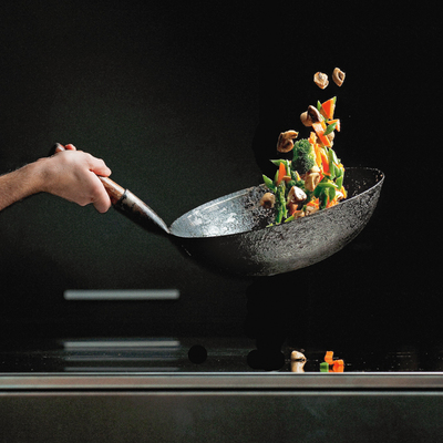 El 'wok', proveniente de China, se ha introducido en las cocinas españolas en los últimos años.