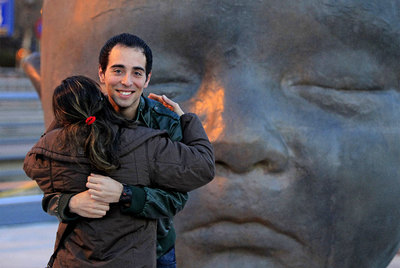 MADRE E HIJO, JUNTOS 27 AÑOS DESPUÉS