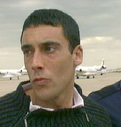 Francia entrega a otro miembro de ETA