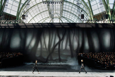 FOTOGALERIA: Pasarela en la niebla