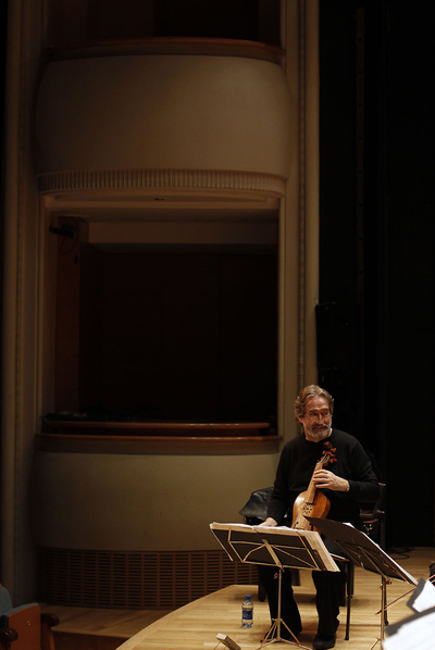 El músico Jordi Savall, en el Centro Cultural Cajasol.