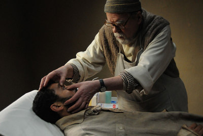 Imagen de la película  De dioses y hombres,  de Xavier Beauvois.