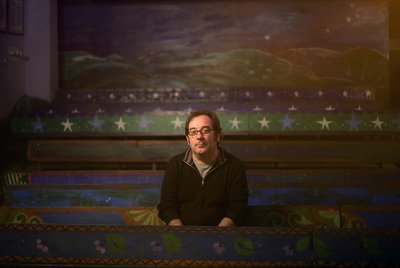 Paco Zarzoso, en el Teatro La Estrella de El Cabanyal, donde se representa   El alma se serena  .