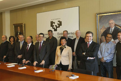 Reunión científica en torno a la Fuente de Neutrones