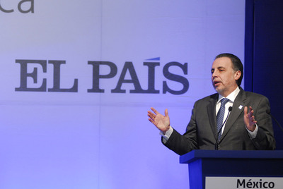 El secretario de Economía mexicano, Bruno Ferrari, durante su intervención en el foro.