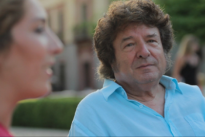 Enrique Morente y su hija Estrella en un fotograma de  El barbero de Picasso , el último trabajo del cantaor.