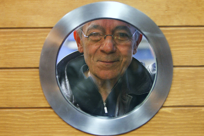 Gómez se fue a hacer prácticas de hostelería a Alemania, pero se pasaba el día metido en el teatro.