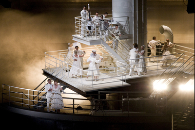 Escena de la ópera  La pasajera,  de Mieczyslaw Weinberg, representada en el Festival de Bregenz.