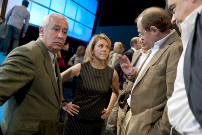 Javier Arenas, Dolores de Cospedal, Pío García Escudero y Esteban González Pons, en la convención municipal del PP en Toledo.