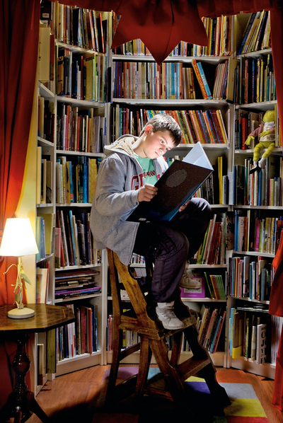 Rafael García. Alma de papel. Lector voraz y escritor 'amateur' de microrrelatos. Madrid, 10 años. Le gustan las matemáticas.