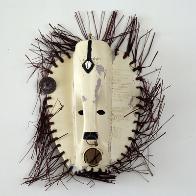  Ibedji (N. 1) Twins  (1992), de Romuald Hazoumé, en el Metropolitan Museum de Nueva York (CAAC-The Pigozzi Collection, Ginebra).