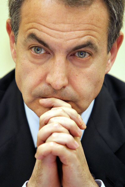 Zapatero considera que la Transición española es un ejemplo para los árabes que luchan por la democratización de sus países.