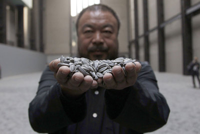 El artista chino, Ai Weiwei, en noviembre de 2010, durante la presentación de  Pipas de girasol  en la Tate Modern de Londres.