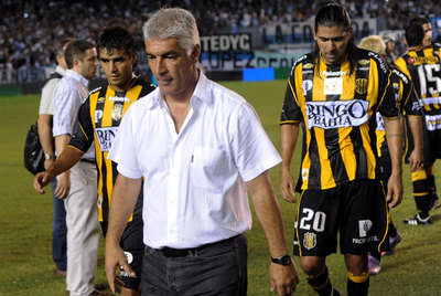 Omar de Felippe, tras un partido del Olimpo ante el Racing de Avellaneda.