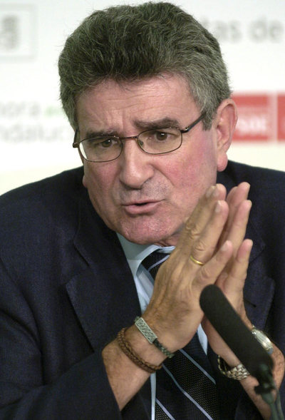 El exconsejero de Gobernación y Justicia de la Junta de Andalucía, Luis Pizarro, que presentó su dimisión el 4 de abril, en una foto de archivo.