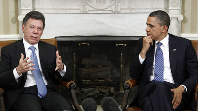 El presidente colombiano, Juan Manuel Santos, y el de Estados Unidos, Barack Obama, en el Despacho Oval de la Casa Blanca.