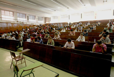 Cuatro médicos para cada plaza