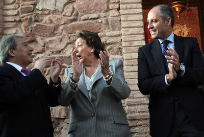 Rita Barberá, entre Alfonso Rus (izquierda) y Francisco Camps.