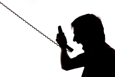 En España se tramita una ley que permitirá la mediación, entre empresas y usuarios, de determinados casos a través de medios electrónicos.rns