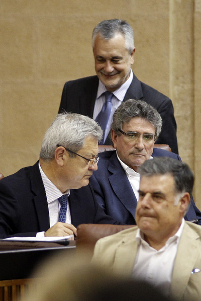 Griñán y Pizarro evitan el saludo