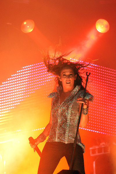 La cantante Malú, durante su actuación en el Palacio de los Deportes.