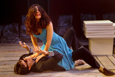 Representación de  Veraneantes  en el Teatro de la Abadía.