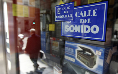 Carteles de la calle del Barquillo, llamada también del Sonido.