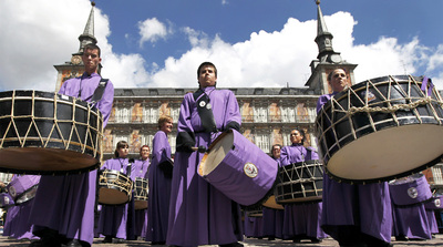 Una tamborrada pone el punto final a la Semana Santa