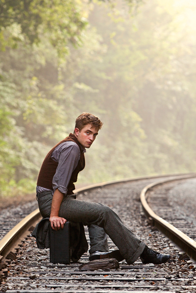 Aclamado como 'el nuevo James Dean' o 'el nuevo Jude Law', Pattinson, de 26 años, reclama credibilidad más allá del estatus de estrella para adolescentes.