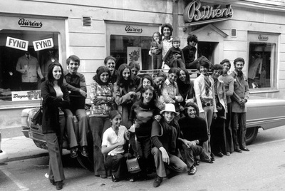 UNA FAMILIA RICA Y MODERNA