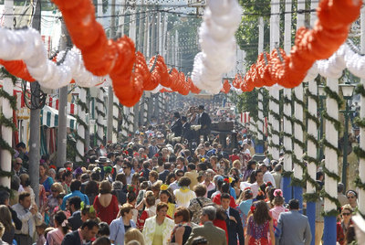 Pasados los nubarrones, la Feria de Abril se llena